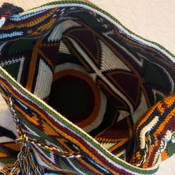 Beautiful Handmade, Hand Woven Multicolored Bag. - Picture 3 of 8